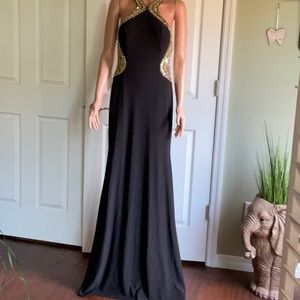 JOVANI  Backless Gown Black embellished Size 8  Nwt